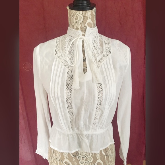 🍁Chelsea & Violet crop top🍁 - Picture 5 of 5